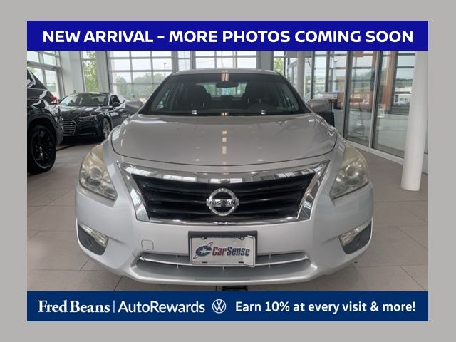 Brilliant Silver Metallic 2015 Nissan Altima Sedan Front-Wheel Drive Continuously Variable Transmission