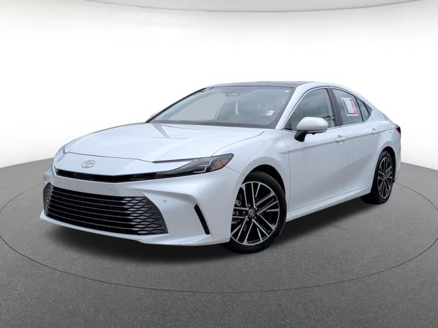 Wind Chill Pearl/Midnight Black Metallic 2025 Toyota Camry Sedan Front-Wheel Drive Continuously Variable Transmission