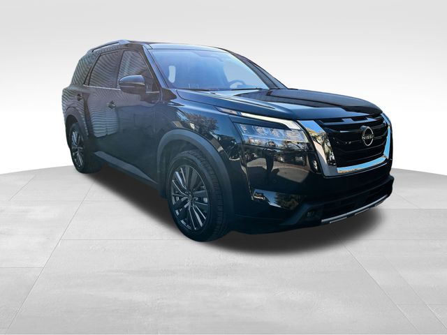 2022 Nissan Pathfinder SL 2