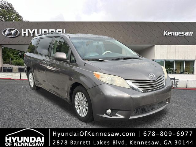 Predawn Gray Mica 2014 Toyota Sienna Minivan Front-Wheel Drive 6-Speed Automatic Overdrive