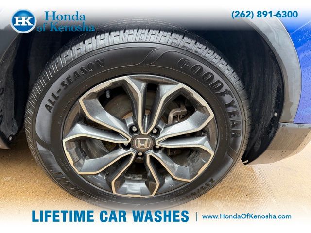 View vehicle photo 3