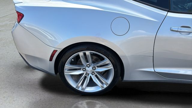 Used 2018 Silver Chevrolet 1LT image 34