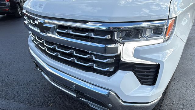 2025 Chevrolet Silverado 1500 LTZ 9