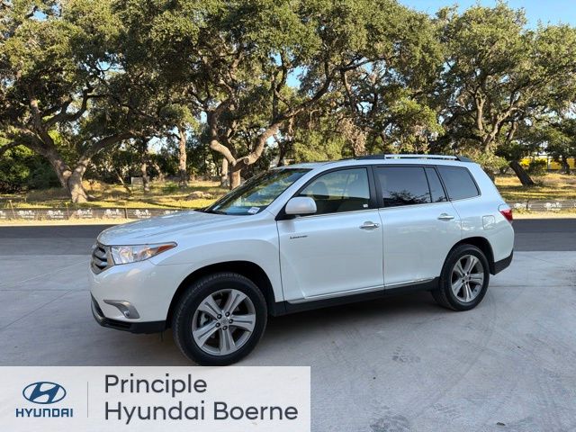 White (Blizzard Pearl) 2013 Toyota Highlander SUV / Crossover All-Wheel Drive 5-Speed Automatic Overdrive