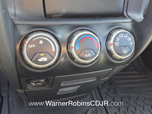 Used 2003 White Honda LX image 23