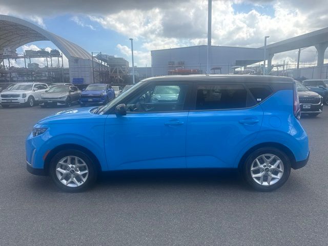 Used 2023 Blue Kia S image 2