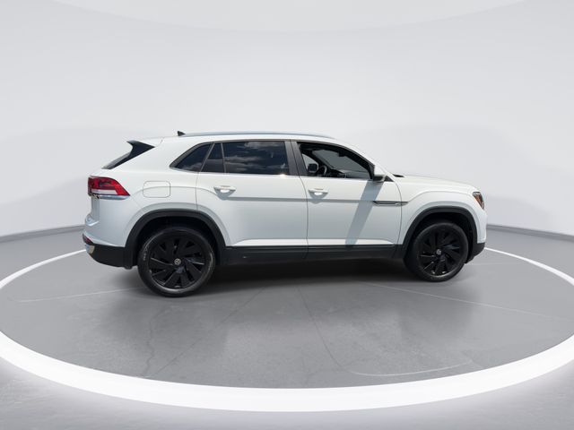 Used 2024 White Volkswagen 2.0T SE w/Technology image 9