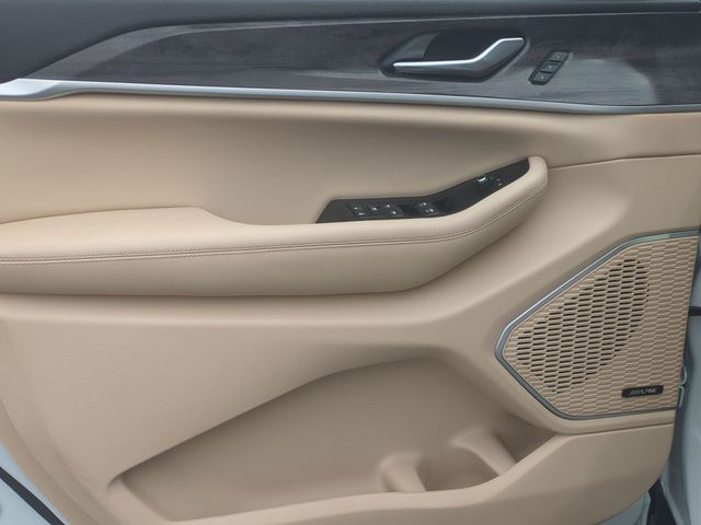 Used 2022 White Jeep 4xe image 30