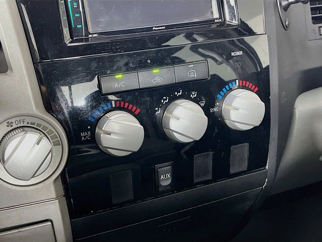 Used 2007 White Toyota SR5 image 16