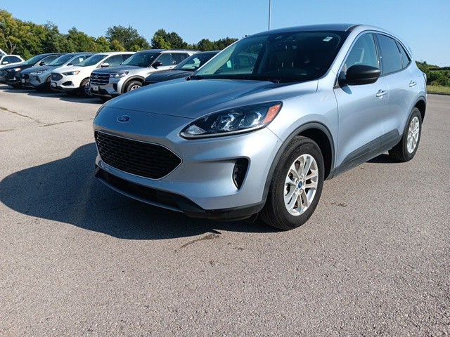 Used 2022 Ford Escape SE with VIN 1FMCU0G64NUB84043 for sale in Kansas City