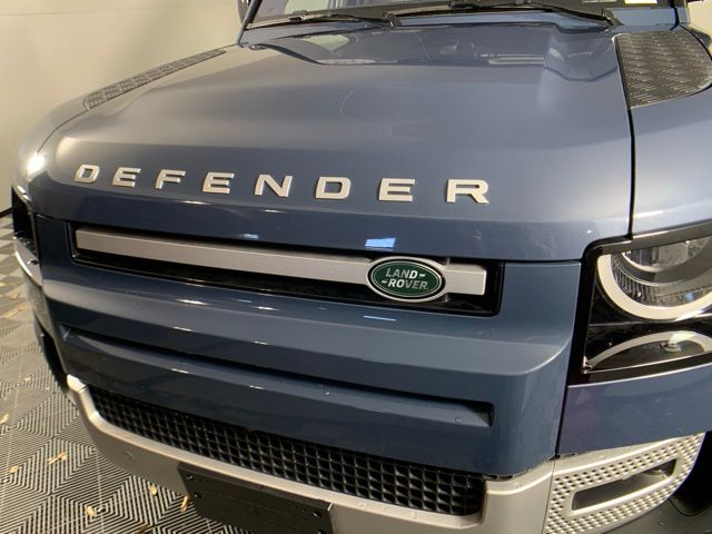 2022 Land Rover Defender 110 S 12