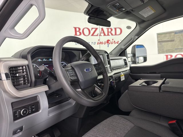 2025 Oxford White Ford Super Duty F-350 SRW XLT 4X4 Truck