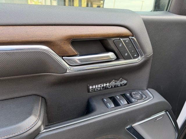 Used 2024 White Chevrolet High Country image 7