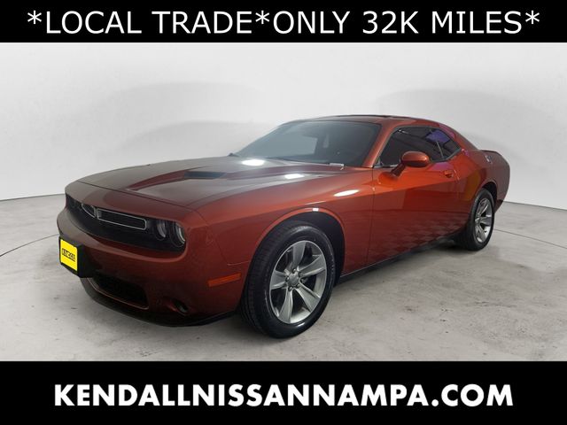 2021 Dodge Challenger SXT RWD