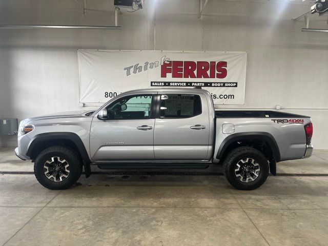 2019 Toyota Tacoma TRD Off-Road photo