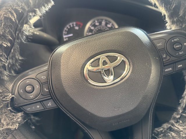 2021 Toyota Corolla LE Silver at Community Toyota