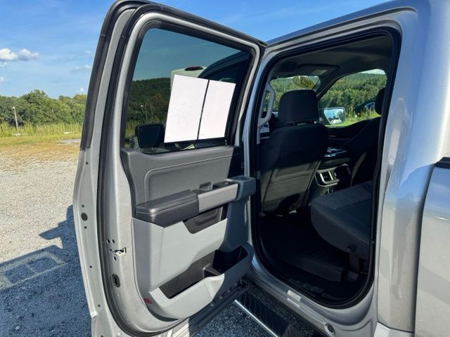 Used 2023 Silver Ford XLT image 12