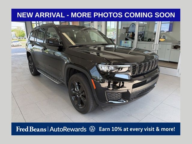 2023 Jeep Grand Cherokee L Altitude 4WD   