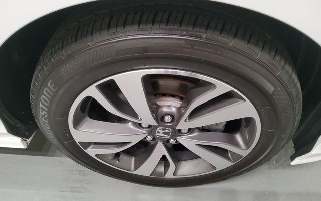 Used 2023 White Honda Touring image 30