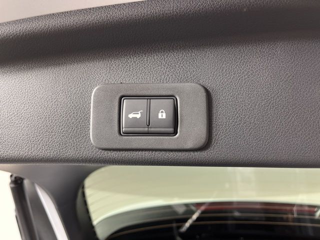 2025 Everest White Pearl Tricoat Nissan Murano SL AWD SUV