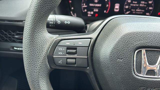 Used 2024  Honda LX image 22