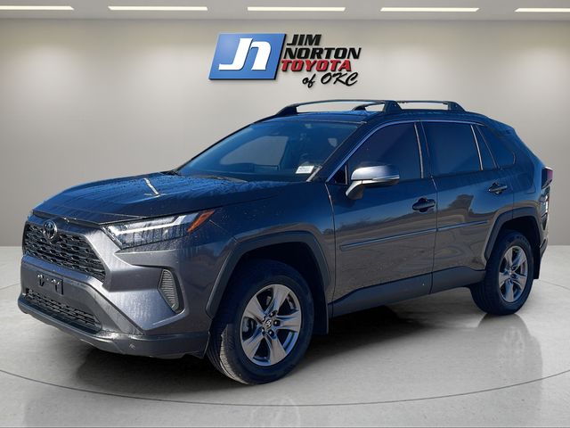 2022 Toyota RAV4 XLE's photo