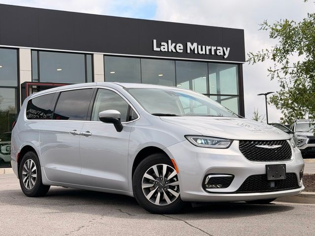 2023 Chrysler Pacifica Hybrid Touring L FWD