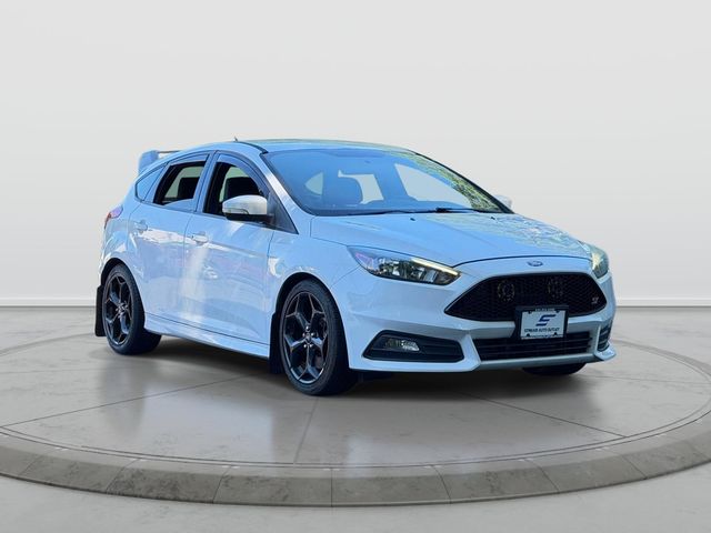2015 Ford Focus 5 Door Hatch ST's photo