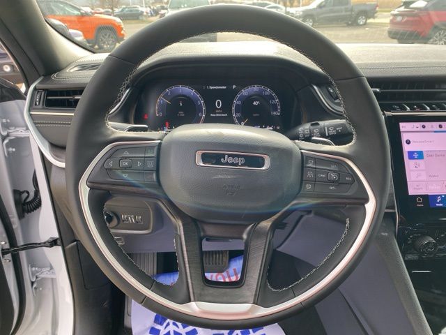 2025 Jeep Grand Cherokee Limited - Bright White Clearcoat exterior view 15