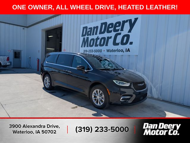 Diamond Black Crystal Pearlcoat 2025 Chrysler Pacifica Minivan All-Wheel Drive 9-Speed Automatic
