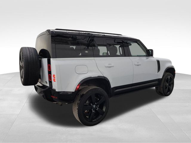 2023 Land Rover Defender 110 X-Dynamic SE 4