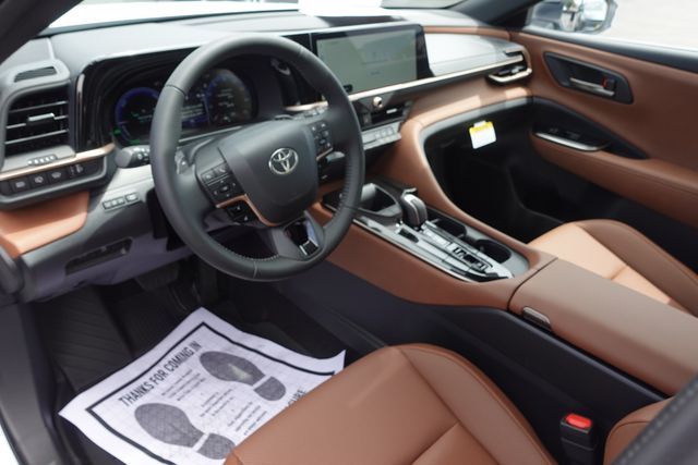 new 2026 Toyota Crown Signia car