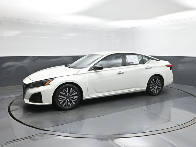 Used 2025 Nissan Altima Sedan