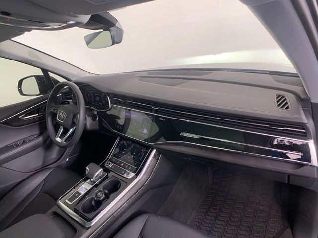 2023 Audi Q7 45 Premium Plus 34