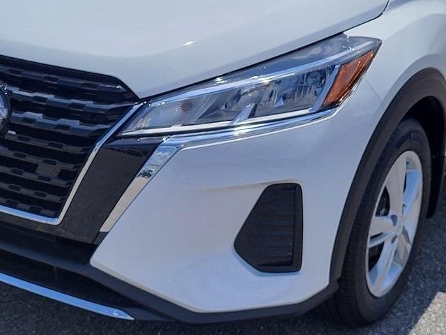 New 2025 White Nissan S image 7