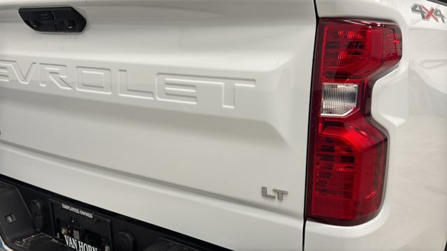 Used 2023 Summit White Chevrolet LT image 32