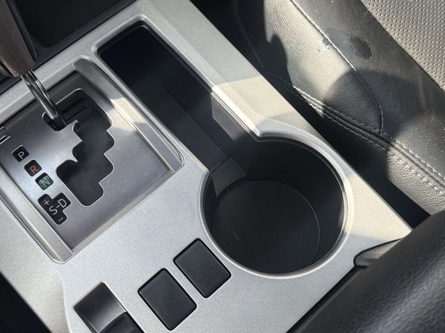 Used 2022  Toyota Limited image 30