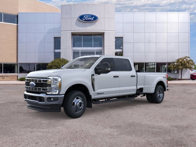 Oxford White 2026 Ford F-350 Super Duty Pickup Truck Four-Wheel Drive Automatic