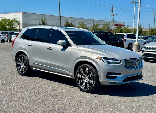 2024 Volvo XC90 B6 Plus Bright Theme