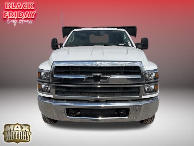 2022 Chevrolet Silverado 5500HD Work Truck 2