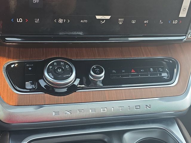 New 2027 Agate Black Metallic Ford MAX King Ranch® image 25