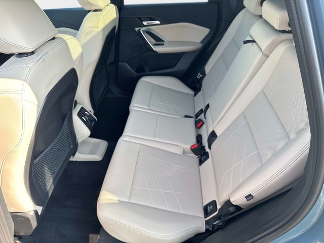 Used 2023 Green BMW xDrive28i image 12