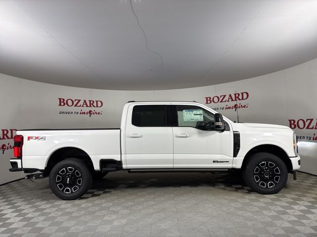 2025 Star White Metallic Tri-Coat Ford Super Duty F-350 SRW Platinum 4X4 Truck
