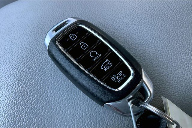 2022 Hyundai Elantra Hybrid Limited photo