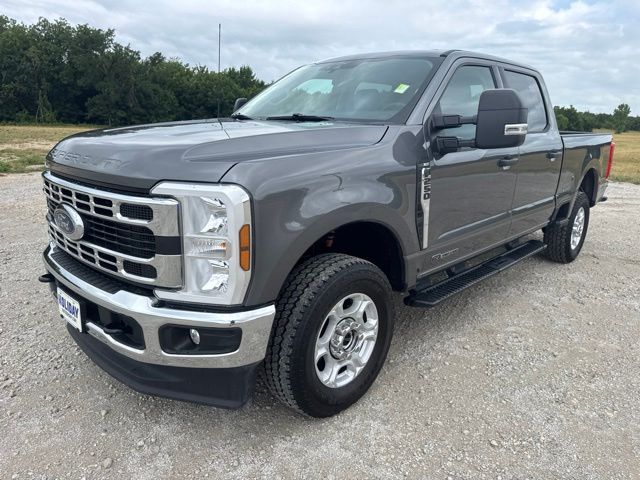 2025 Ford F-250 Super Duty XLT Crew Cab 4WD