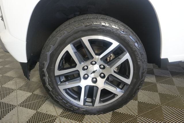 Used 2023 White Chevrolet Z71 image 10