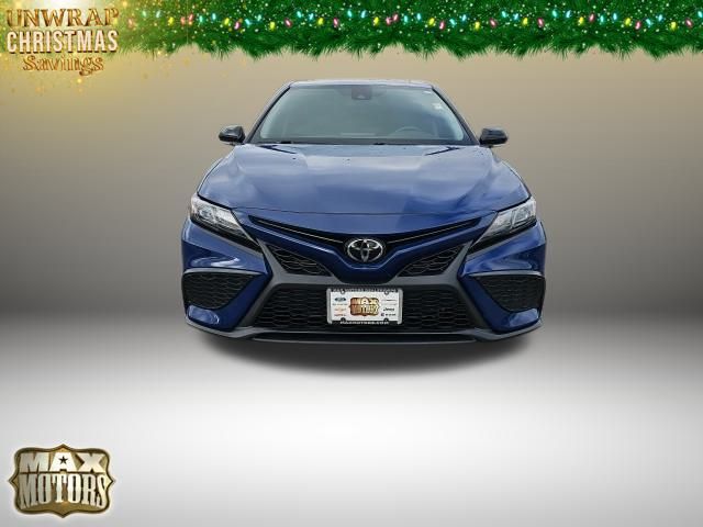 2023 Toyota Camry SE Nightshade 2