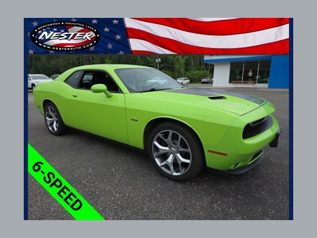 Green (Sublime Pearl Coat) 2015 Dodge Challenger R/T Plus RWD Coupe Rear-Wheel Drive 8-Speed Automatic