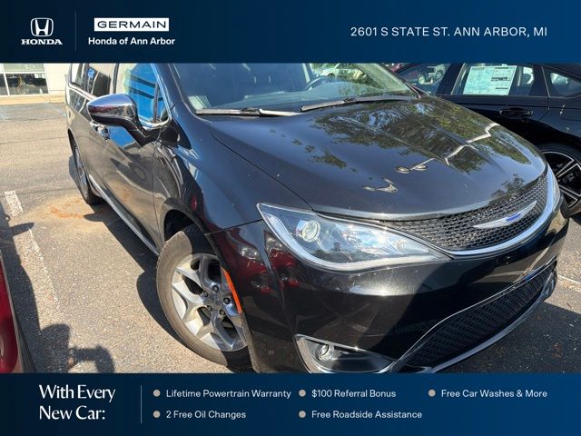 Used 2019 Brilliant Black Crystal Pearlcoat Chrysler Limited image 3