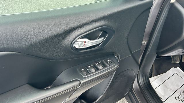Used 2016 Jeep Cherokee SUV